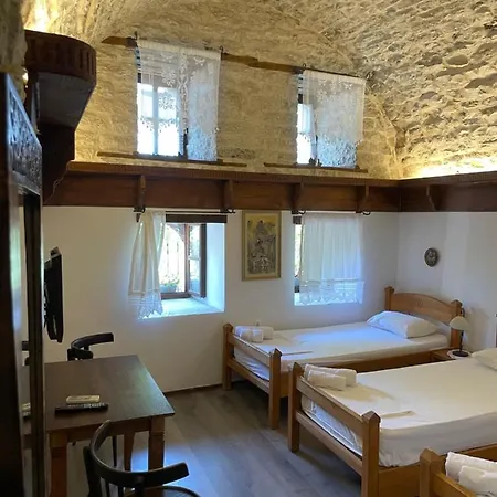 게스트하우스 Konaku Gjirokastër