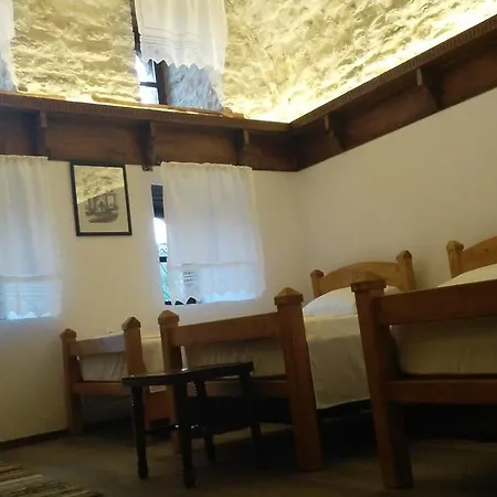 Konaku 3* Gjirokastër