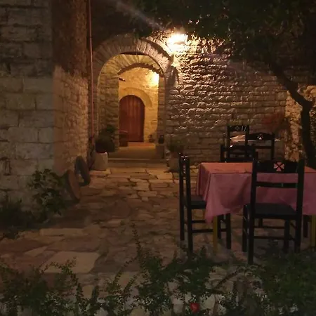 Konaku 3* Gjirokastër