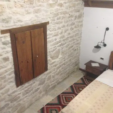 Konaku 3* Gjirokastër