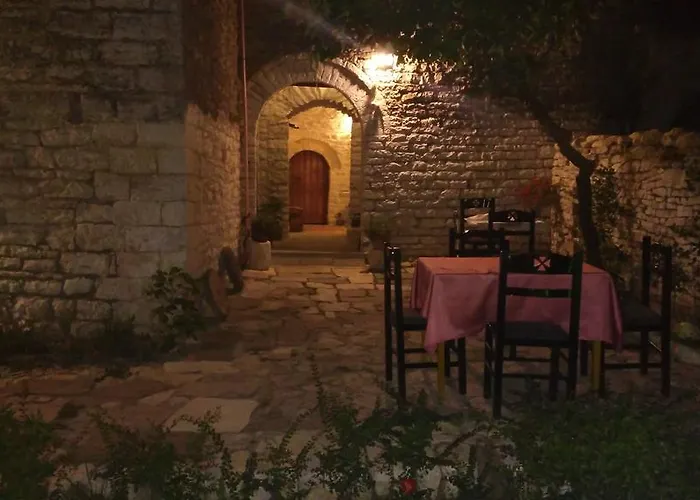 科纳酷旅馆 3* Gjirokastër