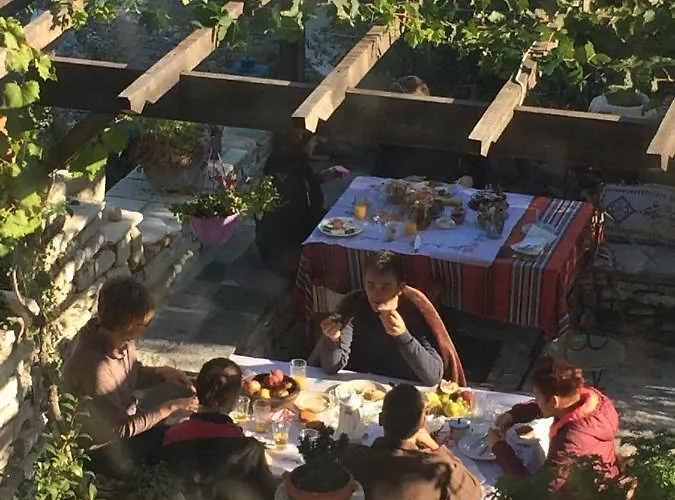 科纳酷旅馆 3* Gjirokastër