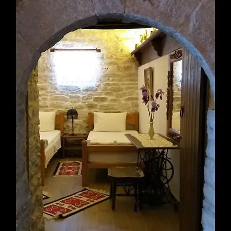 Konaku 3* Gjirokastër