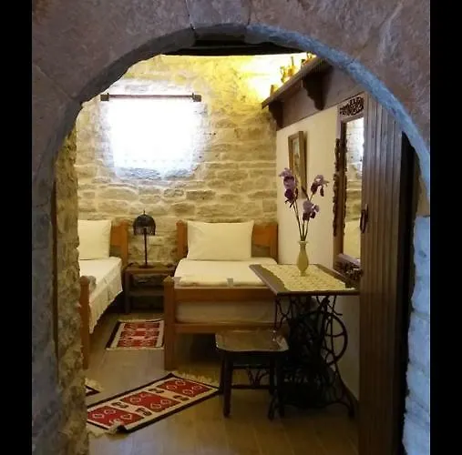 Konaku 3* Gjirokastër
